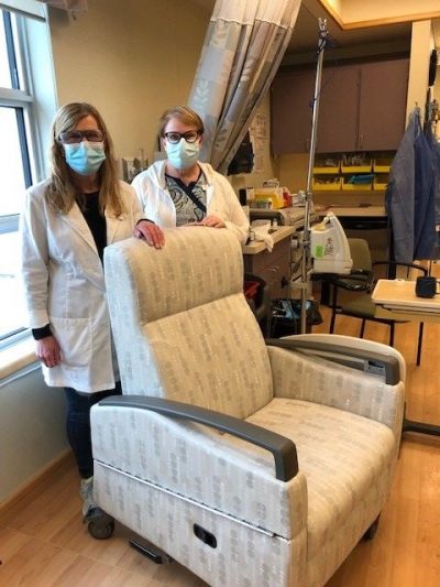 In recognition for amazing service, former patient purchases treatment chair for Gimli Cancer Care
